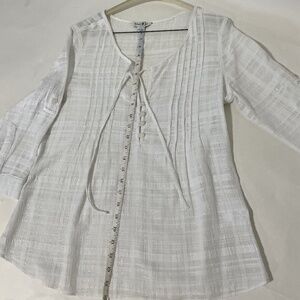 Banana Republic, Creamy White Top with Silver Thread Detail, Medium